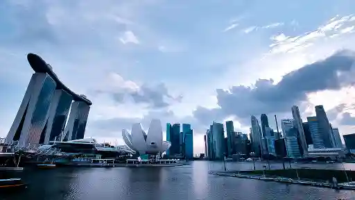 E4. SINGAPORE