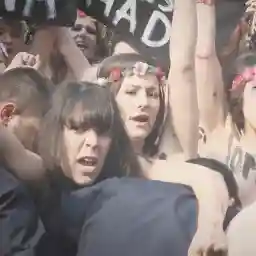 FEMEN: NAKED WAR