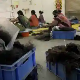 AMBRE, TRAVELLING BY HAIR