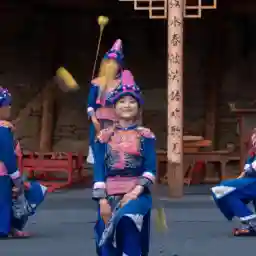 THE PEOPLE BEYOND THE CLOUD