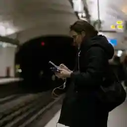 GREEN WARRIORS PARIS METRO : AIR ALERT