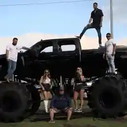 America XXL Land Of Excess